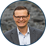 headshot of OskuKalkaja