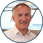 headshot of Simon Welton